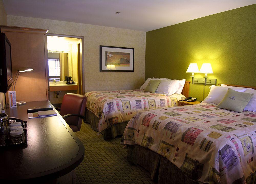 Pheasant Run Resort Сейнт Чарлз Екстериор снимка